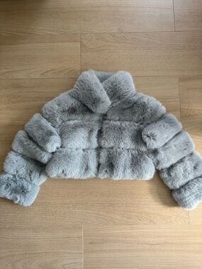 Iorane Faux Fur Polyester Cropped Coat Icy Blue Grey, Size Small